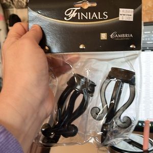 Finials pair of drapery caps / ends